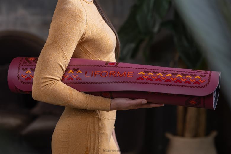 Liforme Majestic Carpet Yoga Mat Maroon Yoga Mats 6XP8P17