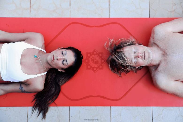 Liforme Love Travel Mat Red Yoga Mats 6XP8P58